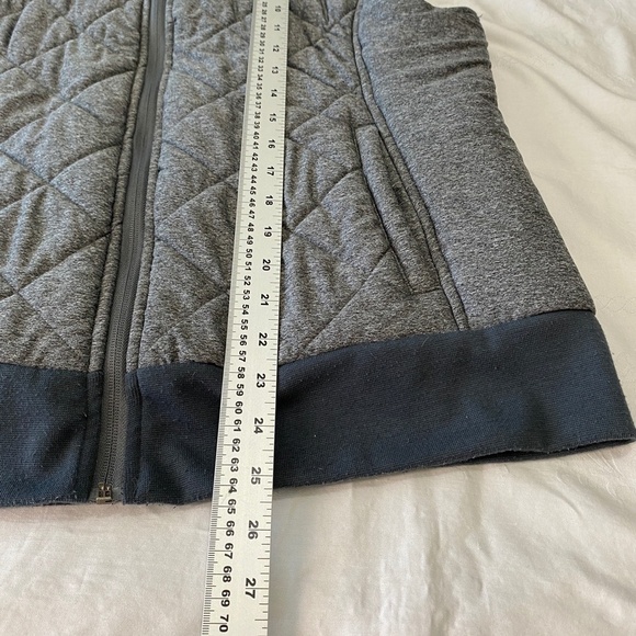 High Sierra Women's Gray Outdoors Insulated Hiking / Camping Zip Up Vest Large - Picture 13 of 15